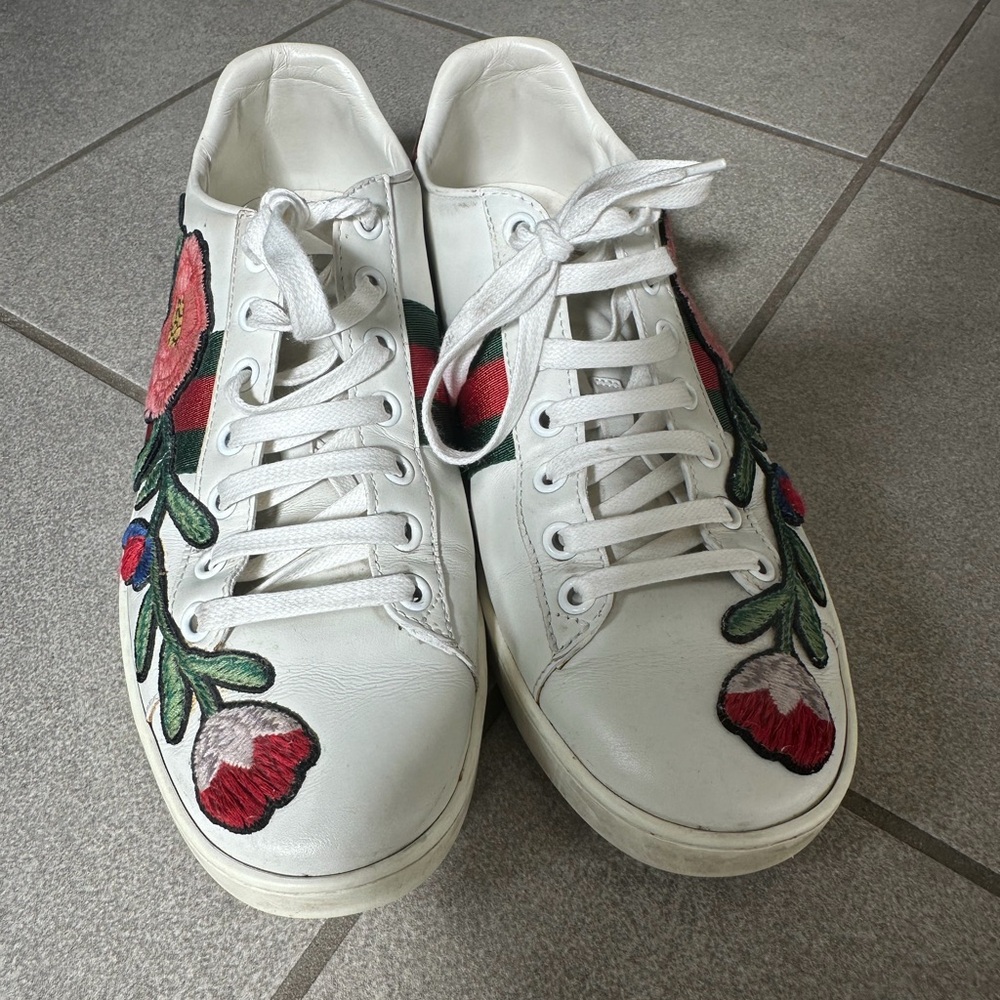 Gucci Floral Embroidered White Sneakers 37.5